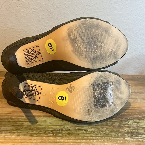 Nicole Miller Green Knitty Sweater Heeled Booties - Size 9 - Picture 8 of 9